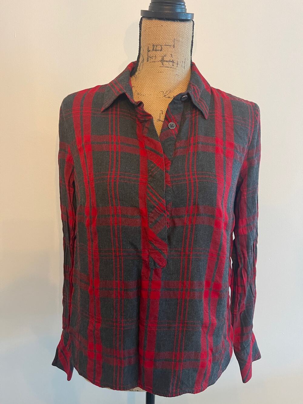 Cabi Red Black Plaid Long Sleeve Blouse  Size Small